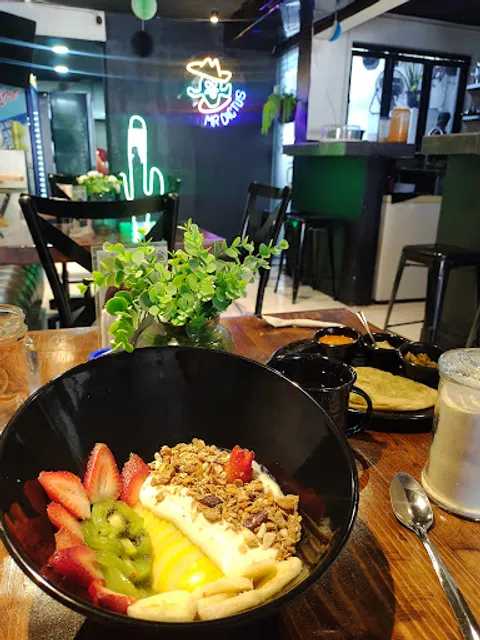 Mr.Cactus Restaurant Birria y chilaquiles