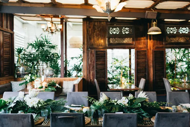 Fins Restaurant and Bar