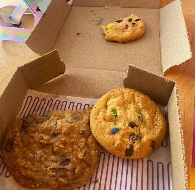 Insomnia Cookies