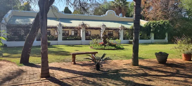 Villa La Pensionne Guest House