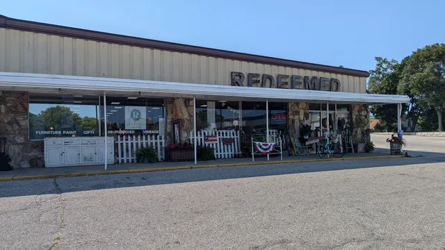 Redeemed Furniture Art & Decor