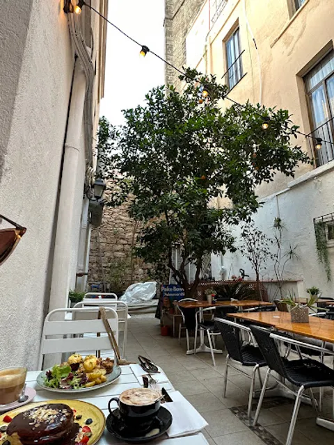 Señor Piña Terraza Gótico | Poke Bowl, Brunch & Açaí Bar