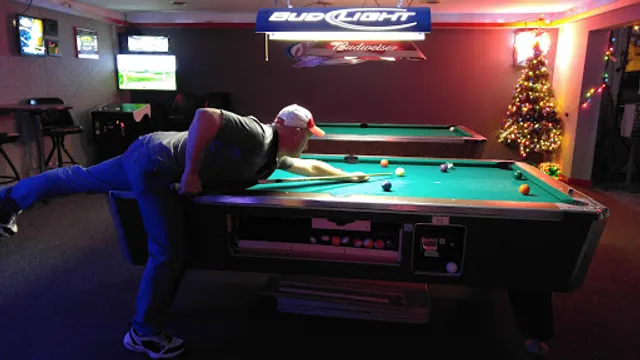 Shortstop Bar & Grill