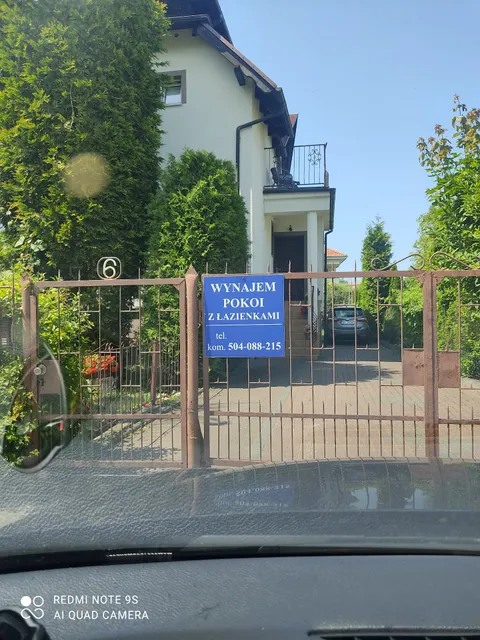 Pokoje blisko plaży.