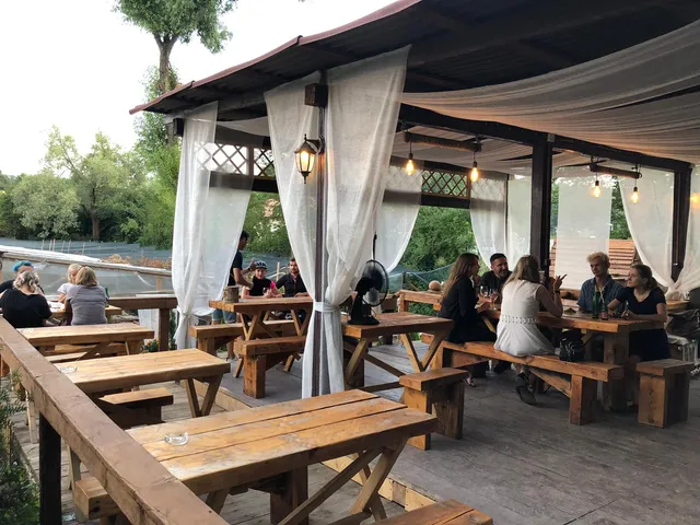 ŠNEČÍ FARMA A RESTAURACE