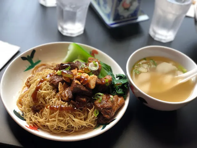 Hon's Wonton House - Olympic Village