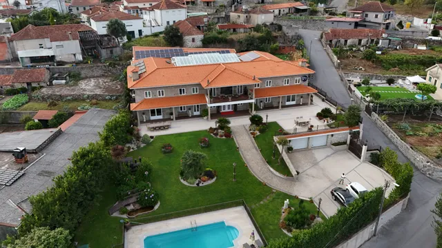 Elegância & Carros Hotel