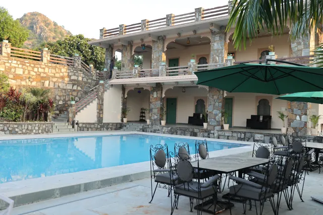 Vaché Farmstay and Resort