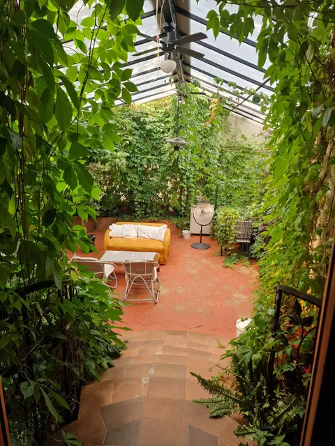 Вила Маджикленд | Бутиков хотел в центъра на София | Градина | Лукс и Качество