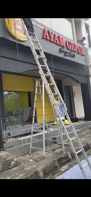 Ayam Gepuk Pak Gembus USJ9