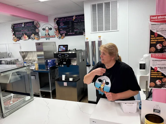 Mary's Ice Cream Shop at the Circle