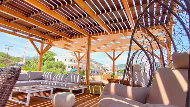 SARTI PREMIUM SEASIDE BAR