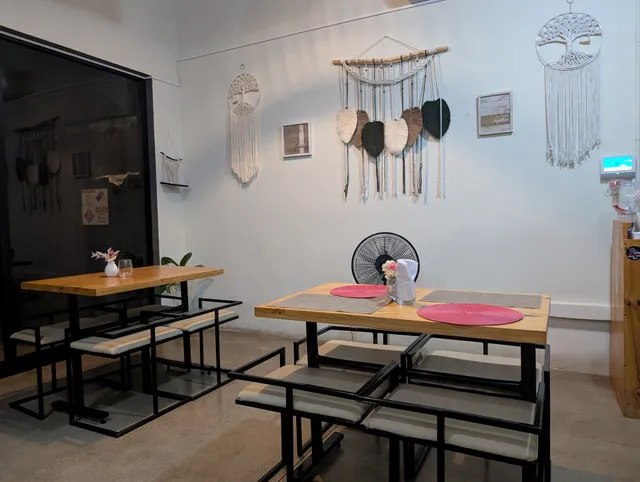 REJN Asian Fusión Restaurant (JACO)