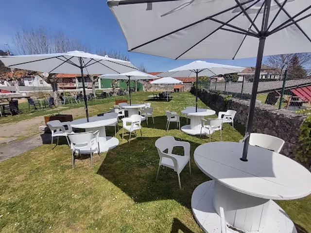 Bar Tino (estanco, loterías y comestibles)