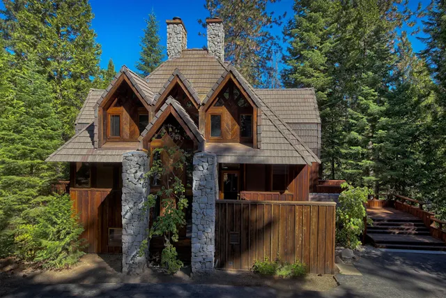 Little Ahwahnee Inn Yosemite