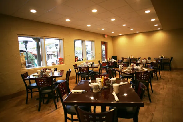 Black Mountain Cafe & Lounge