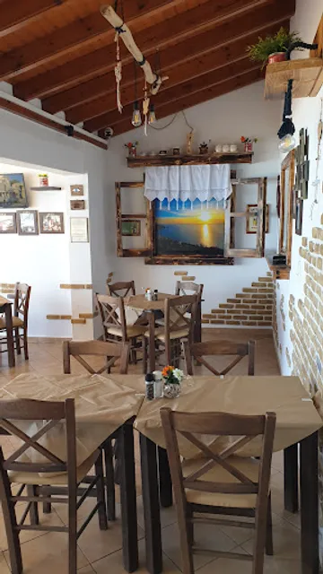 Akrogiali Family Taverna Agios Gordios