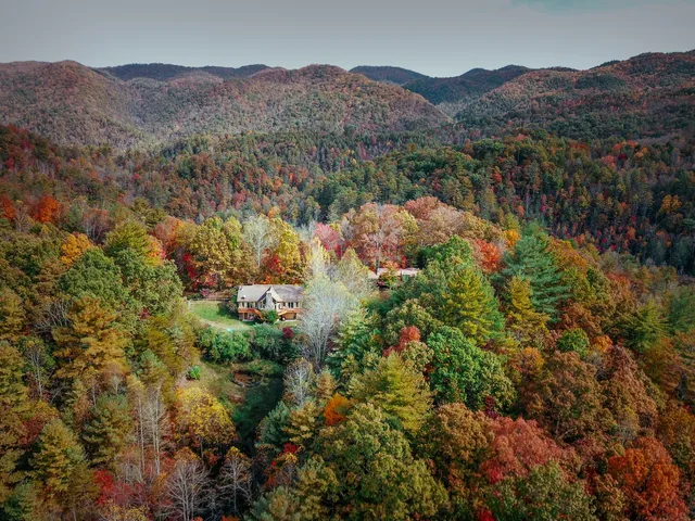 Happy Gnomads Hiker House