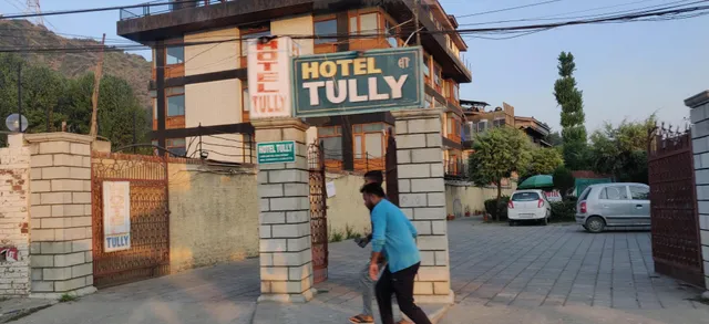 HOTEL TULLY