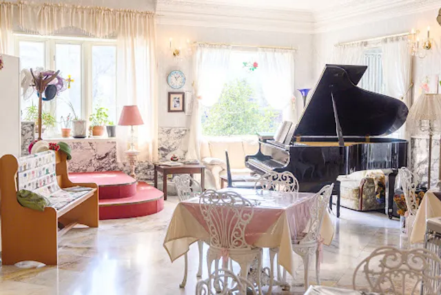 Rose Town Tea Garden