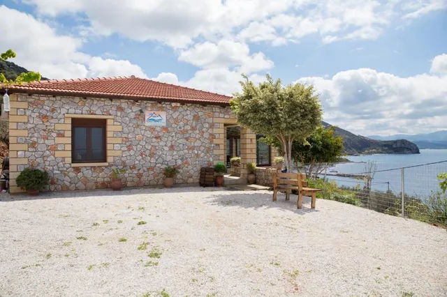 SUNSET TRADITIONAL HOUSE VILLA