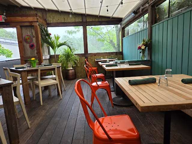 Comomango Mexican Kitchen and Cantina