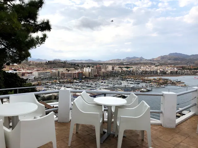 Cafeteria & Heladeria El Faro