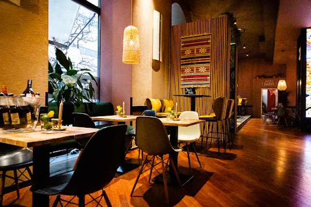 Daisy Cave Kitchenclub