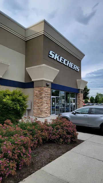 SKECHERS Warehouse Outlet