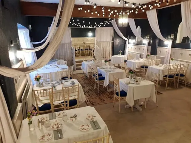 Landings at Dobbins Inn