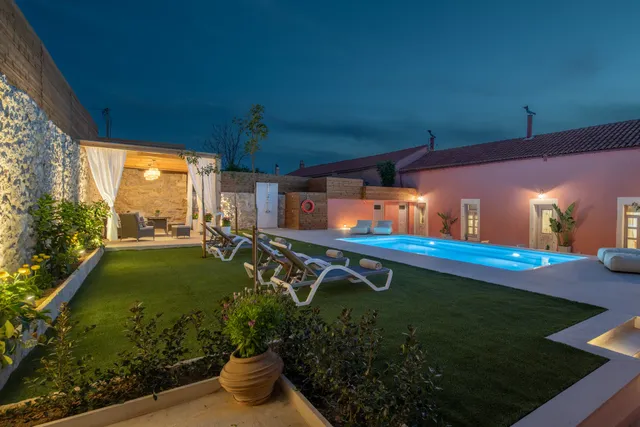 Arhontiko Arhanes Suites