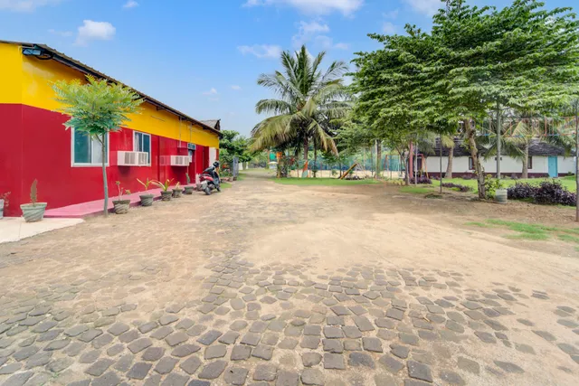 Le-Castle Inn Club Resort - Erode