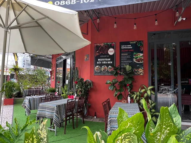 Nhà hàng Nappun Kitchen - Beefsteak and Salad