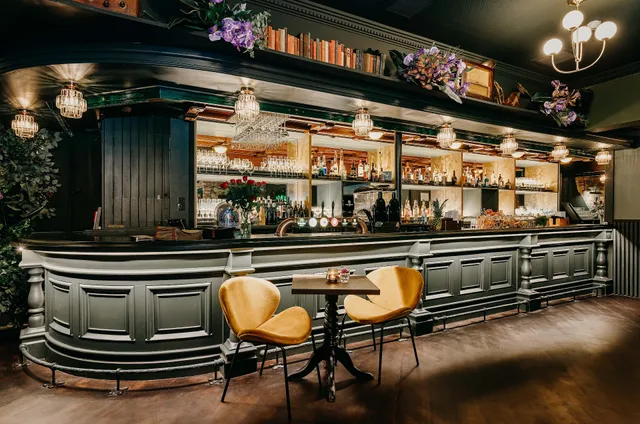 Percy French Cocktail lounge & food