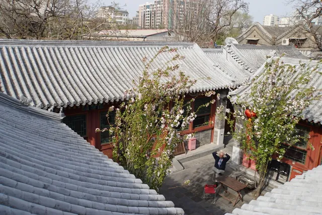 Fly by Knight Courtyard