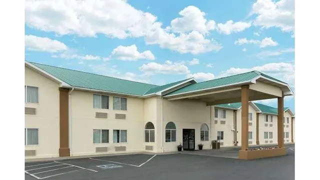 Super 8 by Wyndham Green River