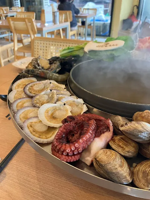 바담칼국수보쌈