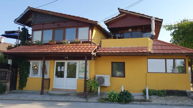 Srebarna Lakeview Apartments