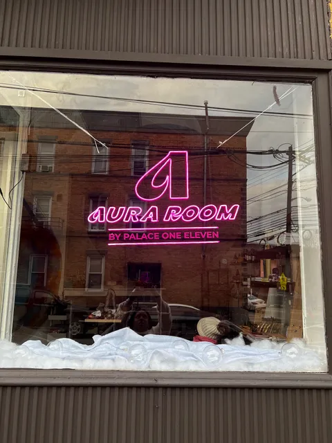 Palace One Eleven ( Aura Room )