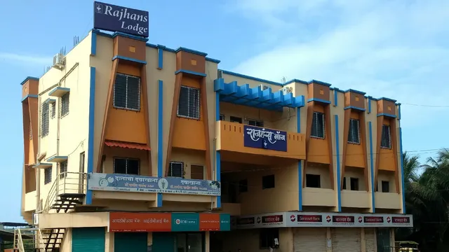 Rajhans Lodge