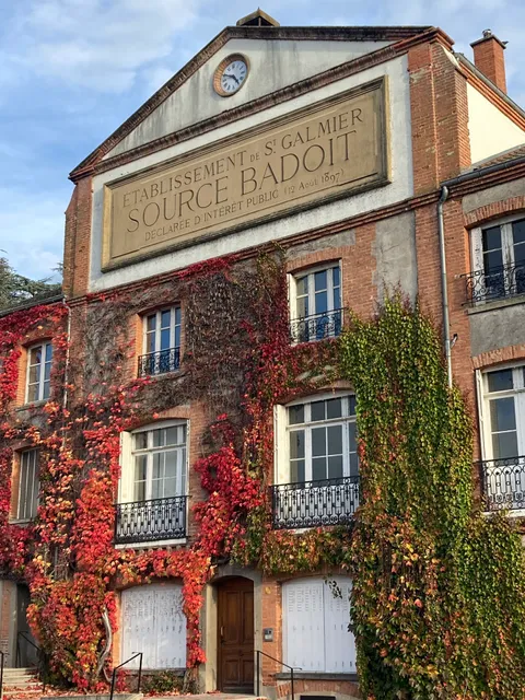 Une Odeur de Tilleul. Charme, piscine, au calme pour particuliers et professionnels
