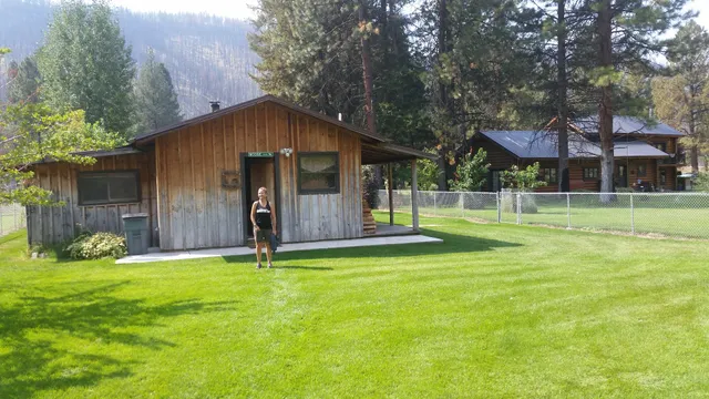 Whispering Moose Cozy Cabin