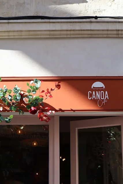 Canoa Café - Empanadas y Ceviches