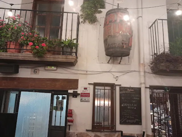 Bar Fina Linares de Mora