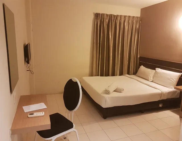 OYO 182 Simms Grand INN