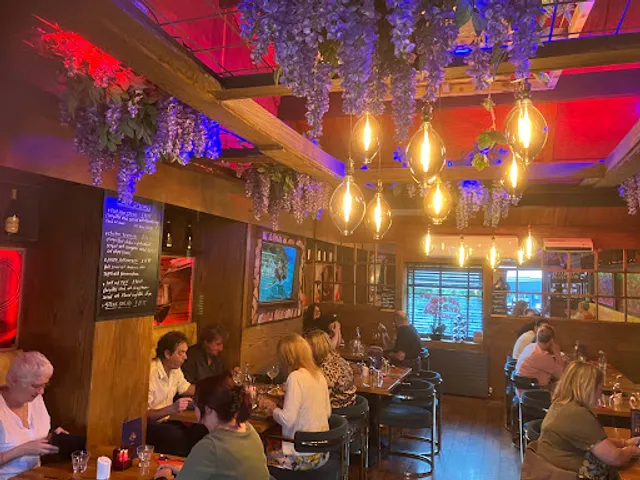 Daisy Bar kitchen Mediterranean restaurant