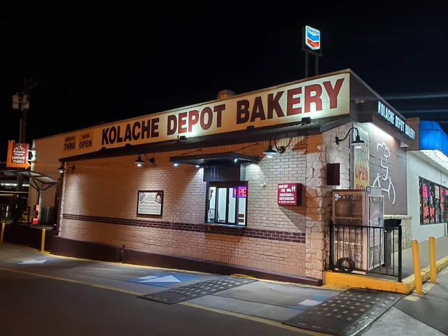 Ennis Crossroads Shopping Center