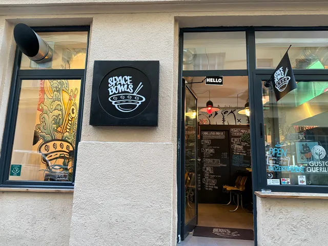 spacebowls Mutterschiff