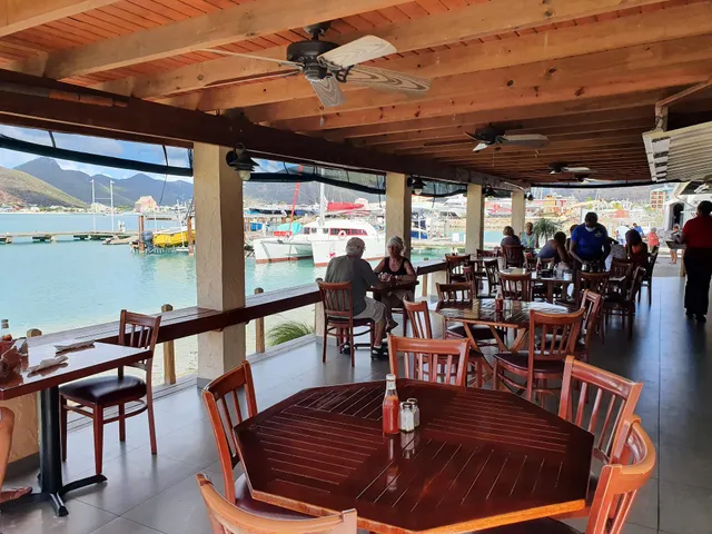 Chesterfields Restaurant & Bar