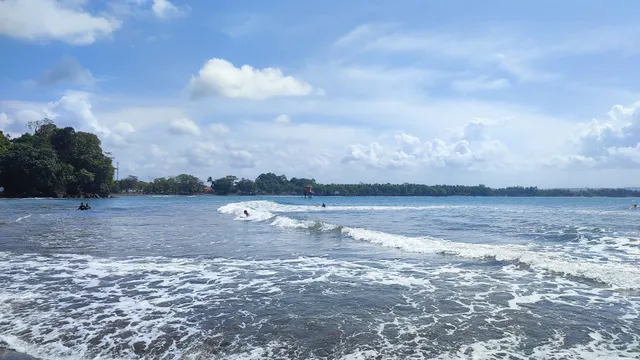 Pantai batukaras